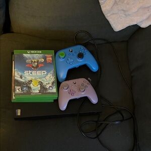 Xbox one series S Console Bundle 3 games 2 controllers